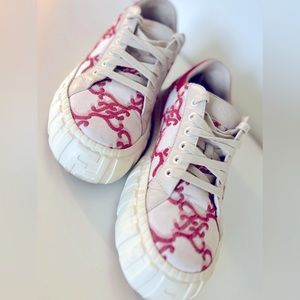 sneakers T jacquard FF. Fendi 38.5 US red and Beigh